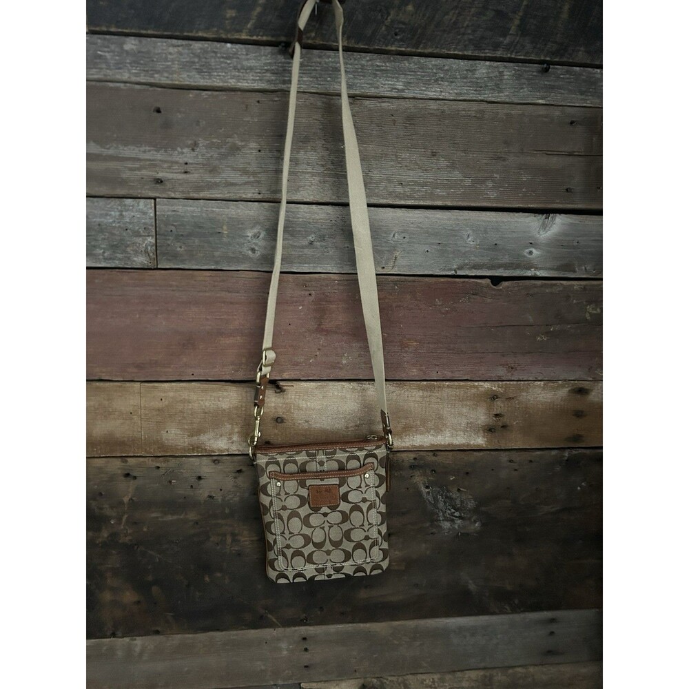 Vintage coach signature slim crossbody bag. Read Description